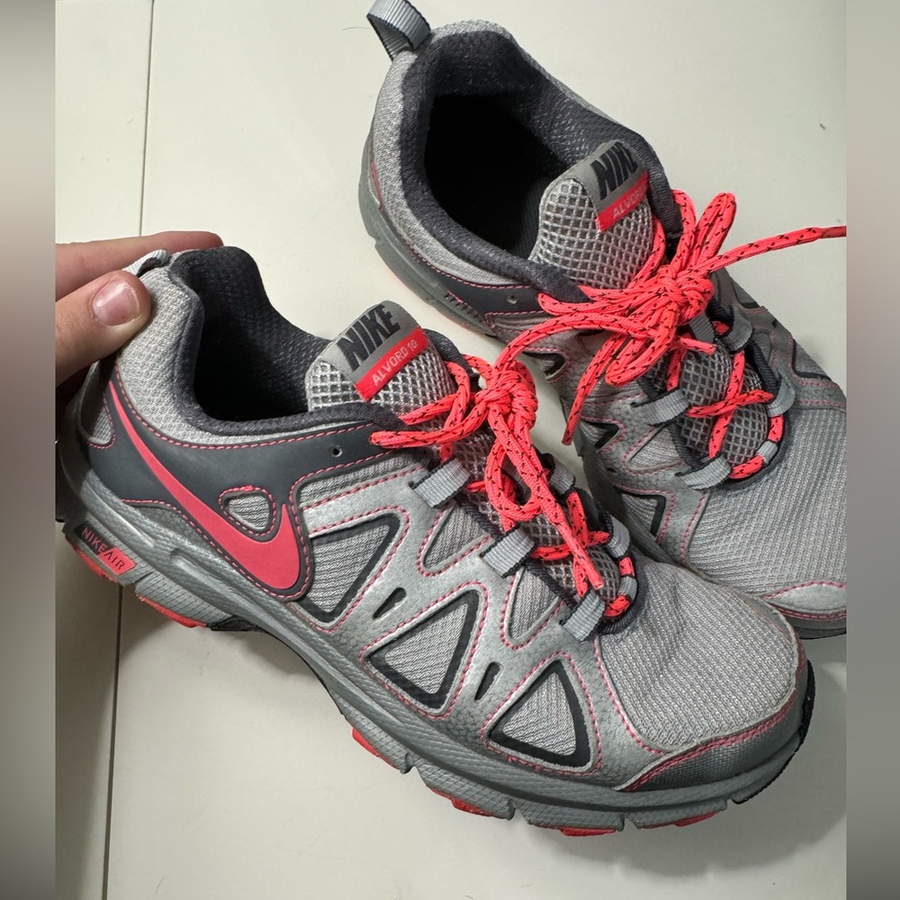 Nike Alvord 10 Gray and Pink Gym Shoes, Size 10